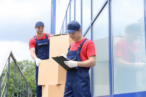 Local Roehampton removals team organising a smooth moving day